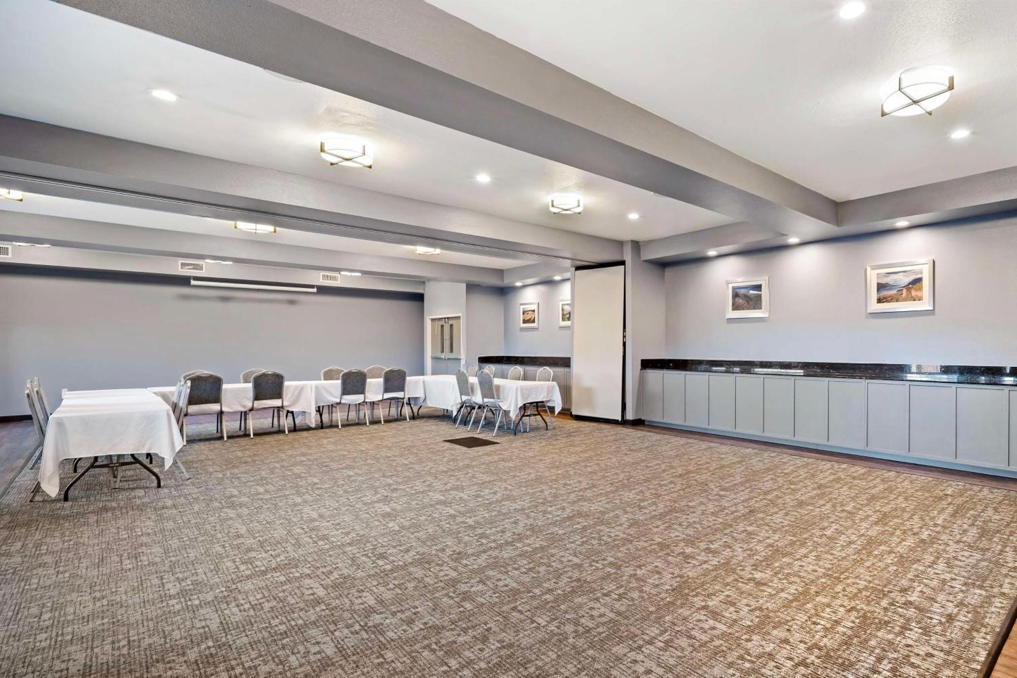 Best Western Crater Lake Highway White City/Medford Екстер'єр фото